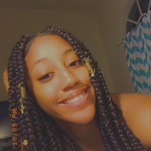 Meet your Posher, Tramya - Picture 1 of 1